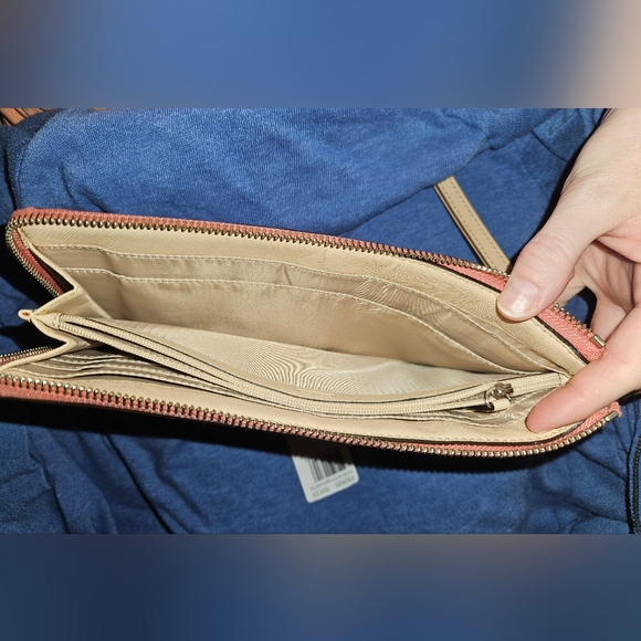 EUC Coach Peyton Dream Large Wristlet*Retails$239 - Picture 13 of 16